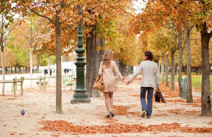 Make Fall the Focus of Your Next Date 